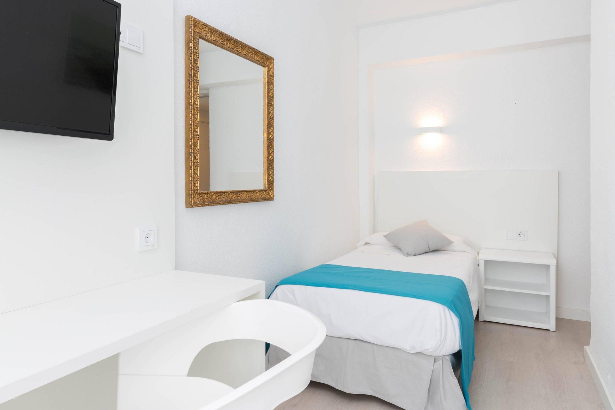Отель Bluesea Arenal Tower Adults Only Эл Аренал Экстерьер фото